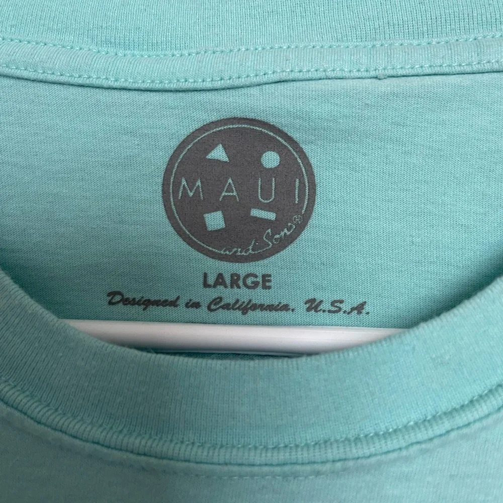 Maui & Sons Tee - Picture 5 of 5